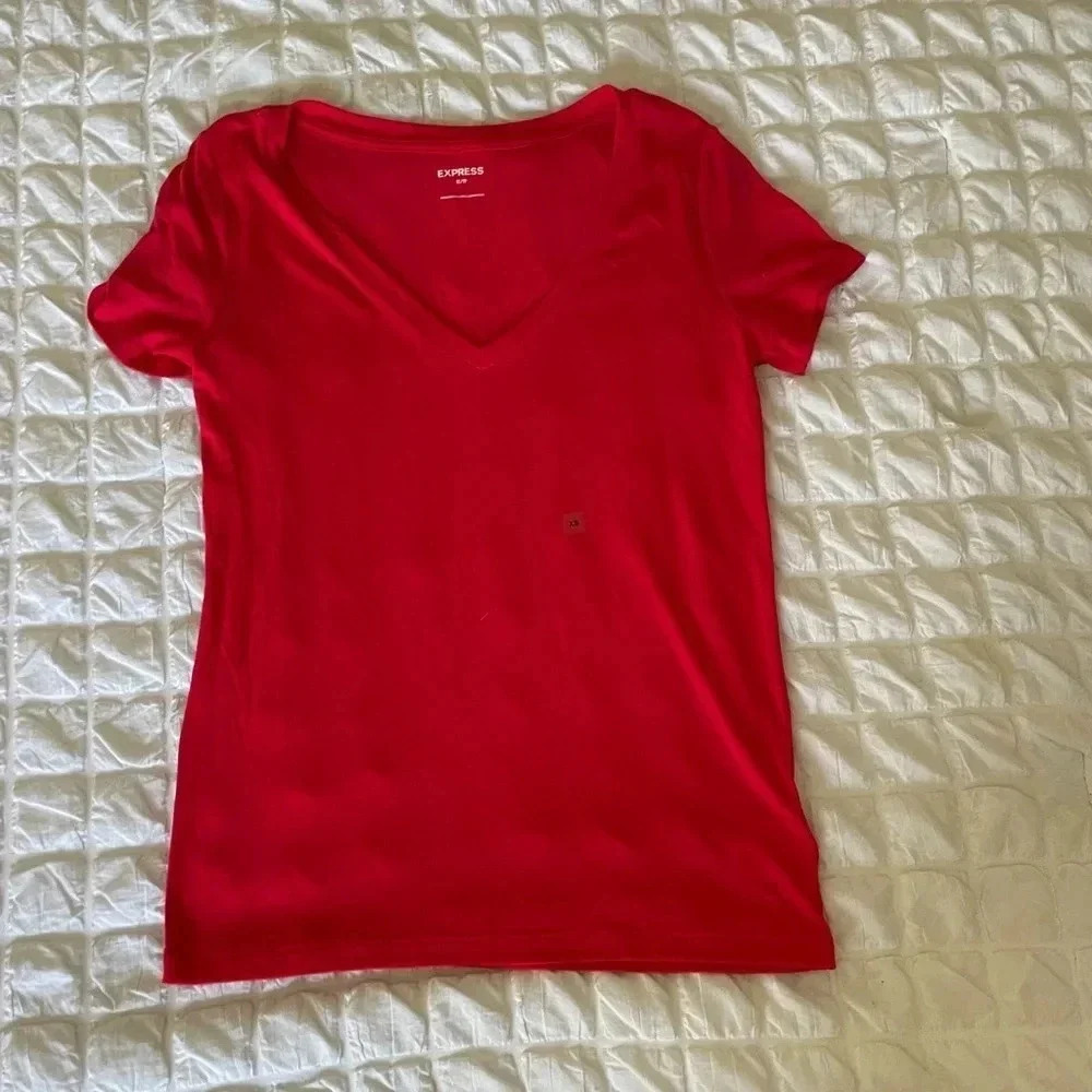Express red super soft tee